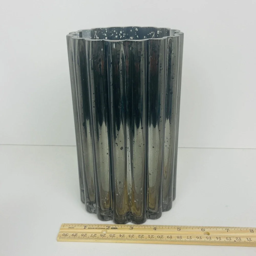Unbranded Vase OS Fluted Mercury Glass Dark Silver Speckled Ribbed Excellent